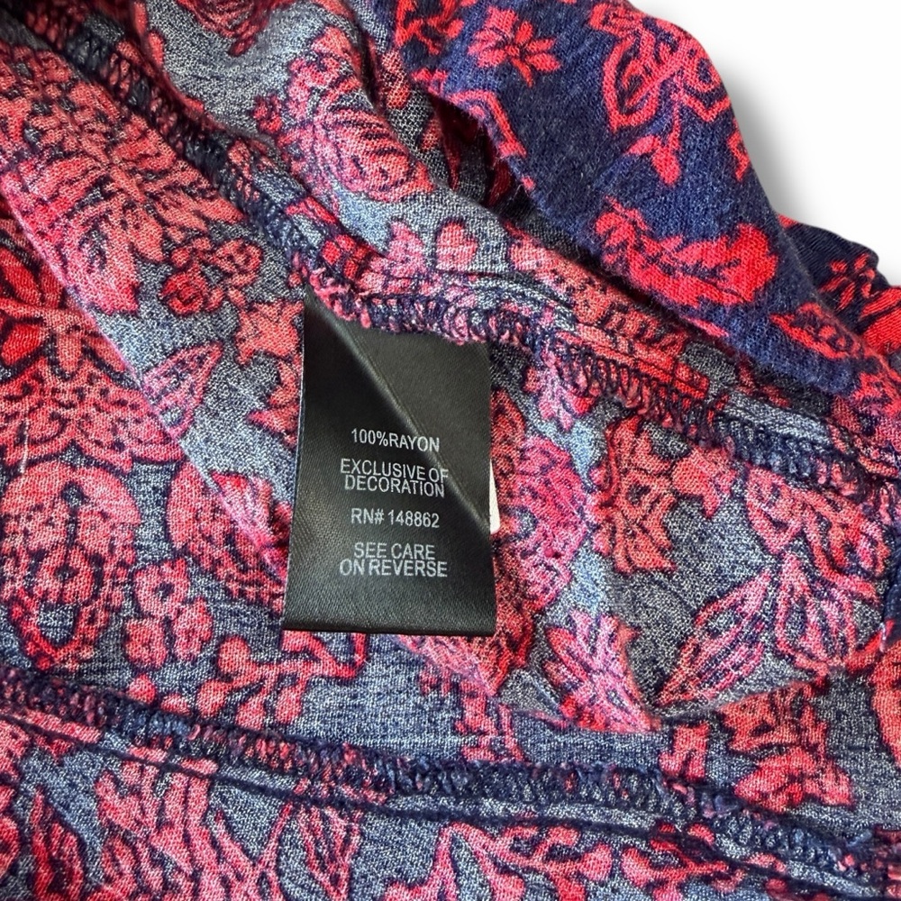 Torrid Babydoll Red Blue Floral Crochet Trim V-Neck Lace Up Top Blouse size 2 2X - Picture 8 of 8